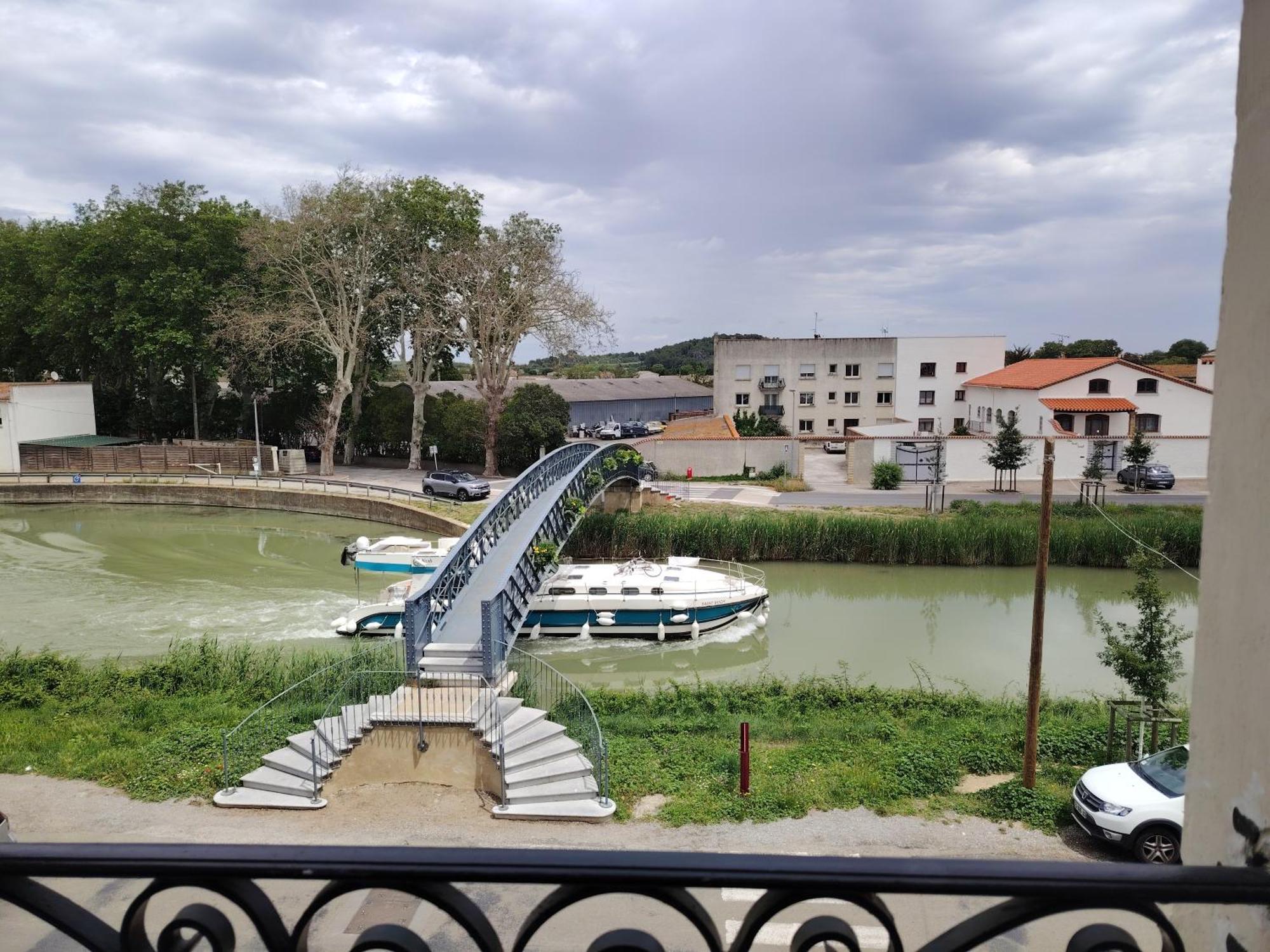 Les Volets Bleus Bed & Breakfast Sallèles-dʼAude Eksteriør bilde
